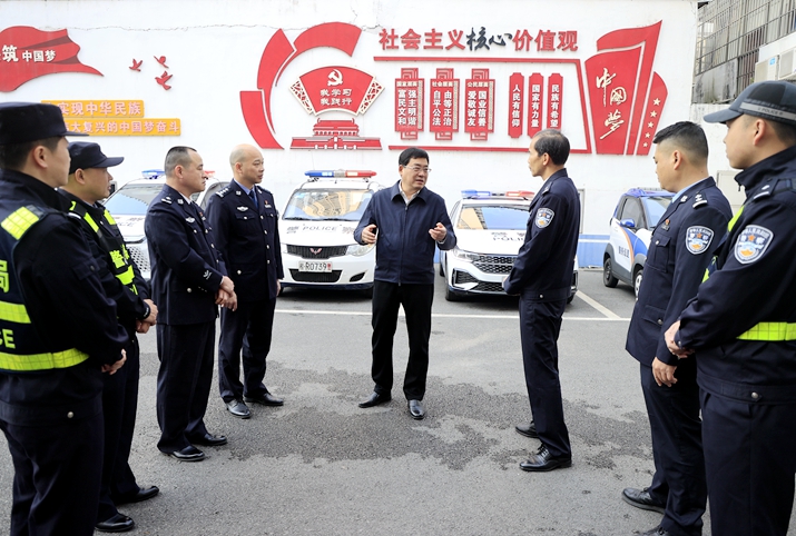 朱会东走访慰问一线值班值守工作人员
